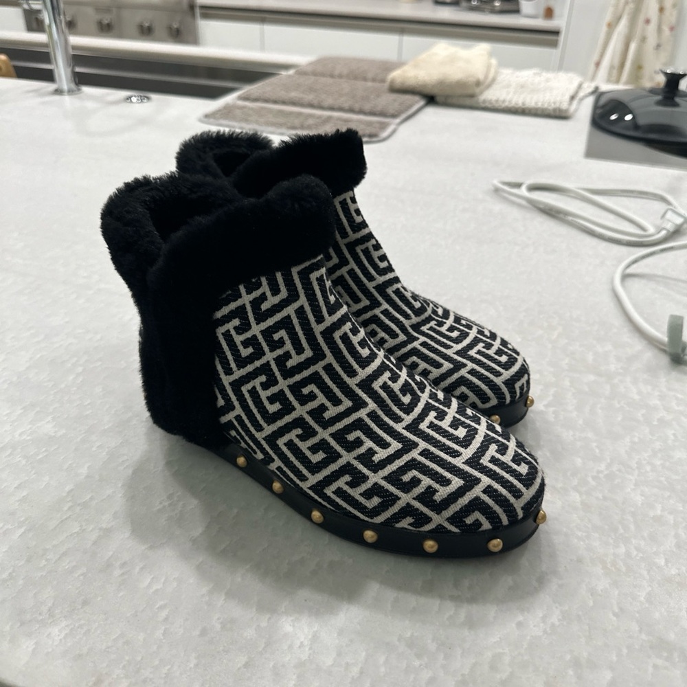 BALMAIN Women Ankle Boots in Jacquard Monogram Canvas EU 39